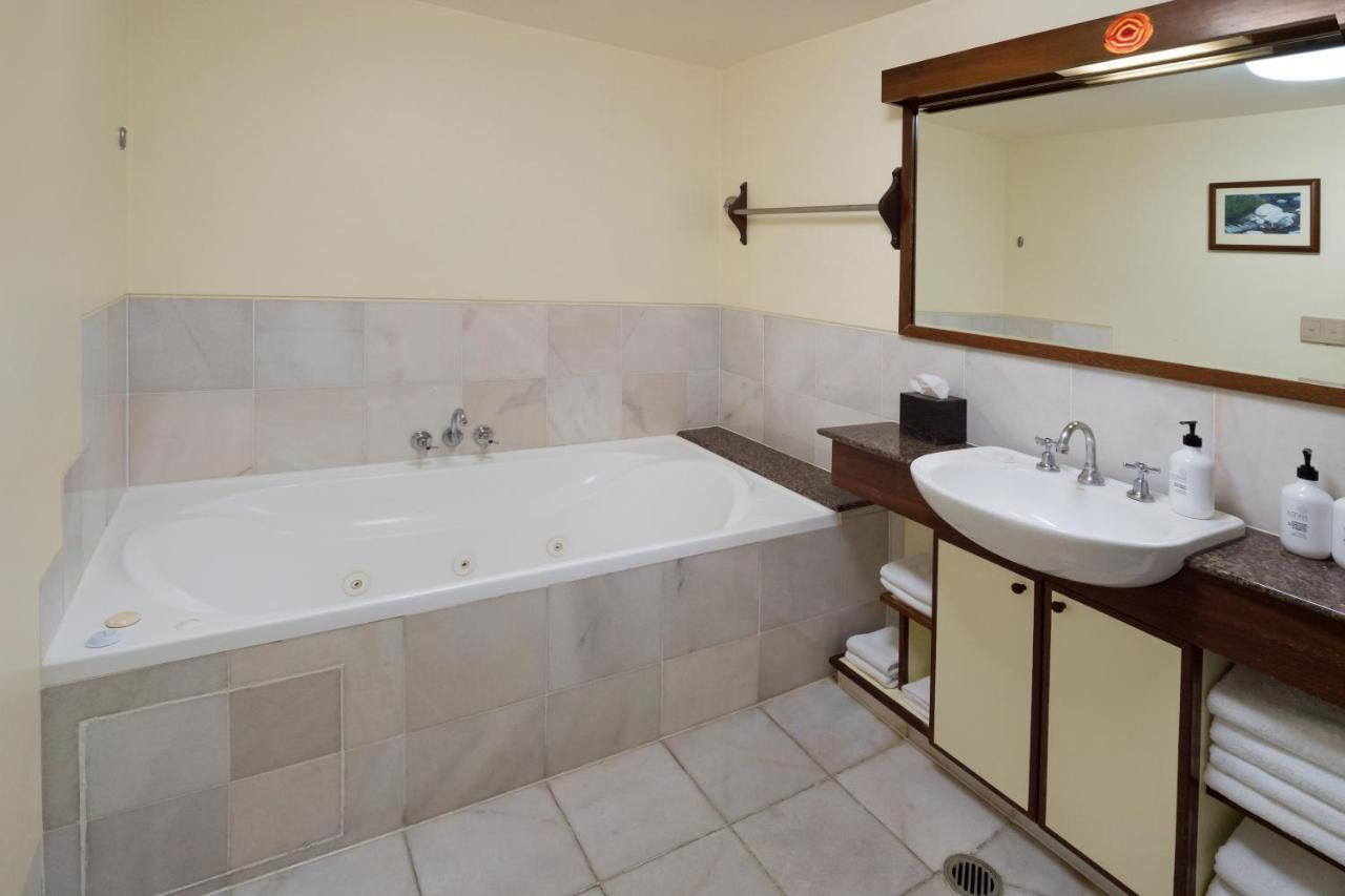 Classic King Suite Sea View